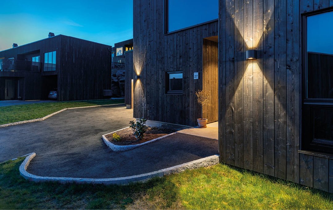 Artes round vegglampe opp/ned utendørs IP65 8W 3000K Dimbar-Utebelysning vegg opp og ned-Sg Armaturen As-Svart-3185152-Lightup.no