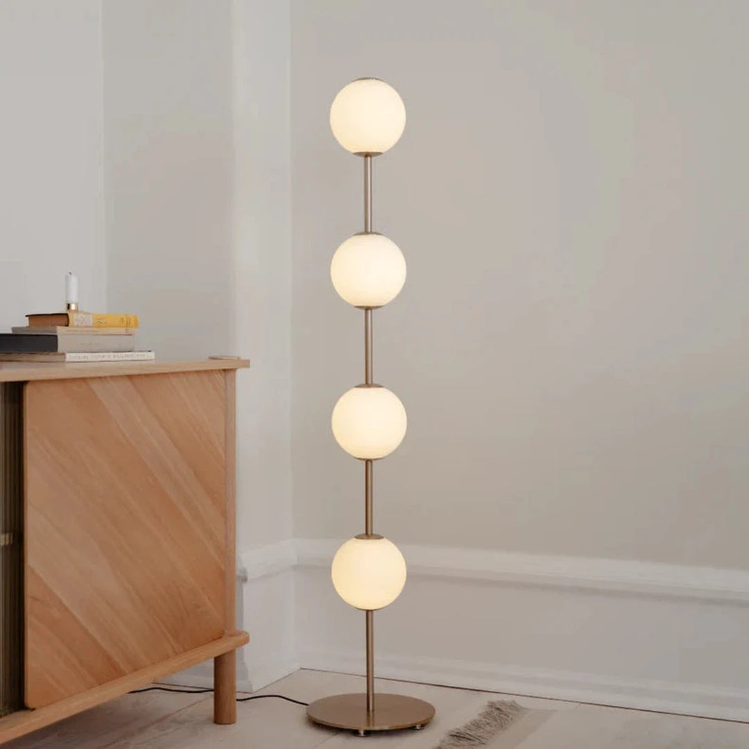 Audrey gulvlampe-Gulvlamper-Umage-Messing/opal-2257-Lightup.no