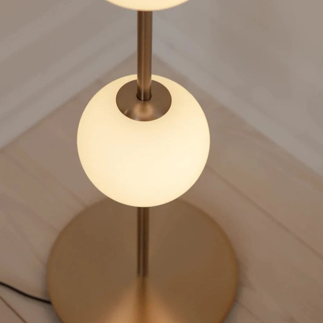 Audrey gulvlampe-Gulvlamper-Umage-Messing/opal-2257-Lightup.no