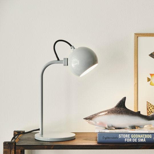 Ball bordlampe-Bordlamper-Frandsen-Glossy beige-123417-Lightup.no