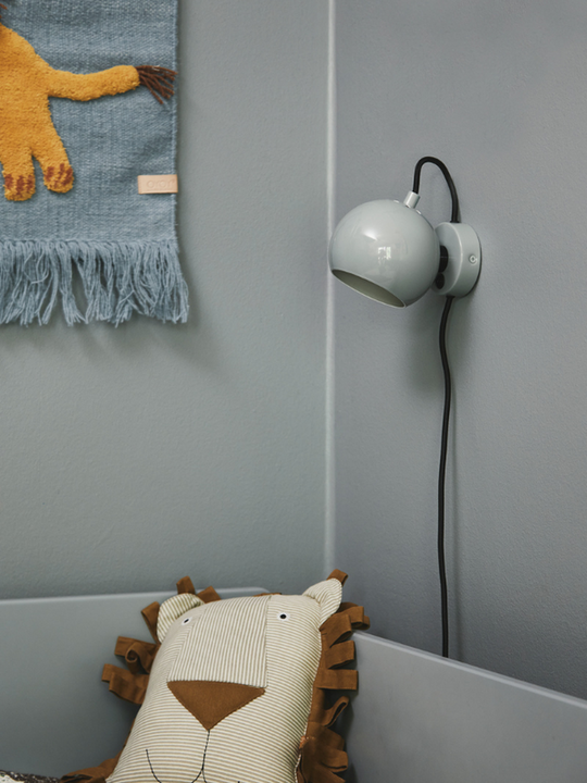 Ball vegglampe Ø12 cm-Vegglamper-Frandsen-Glossy beige-123397-Lightup.no