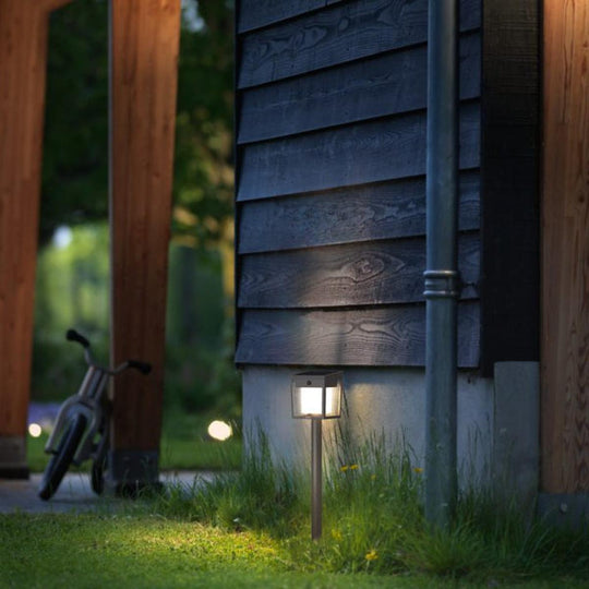 Blaise hagebelysning utendørs IP44 1,5W 3000 Kelvin m/sensor - Solcelle-Utebelysning Hagebelysning-Philips-Antrasitt-929004631801-Lightup.no