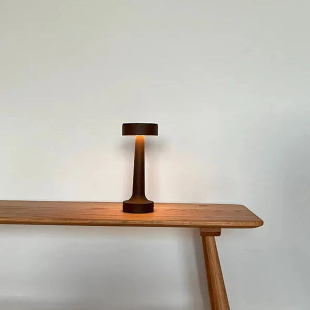 Buddy bærbar bordlampe oppladbar 4W 3000 Kelvin-Bordlamper-Antidark-Svart-2-398-1-02-Lightup.no