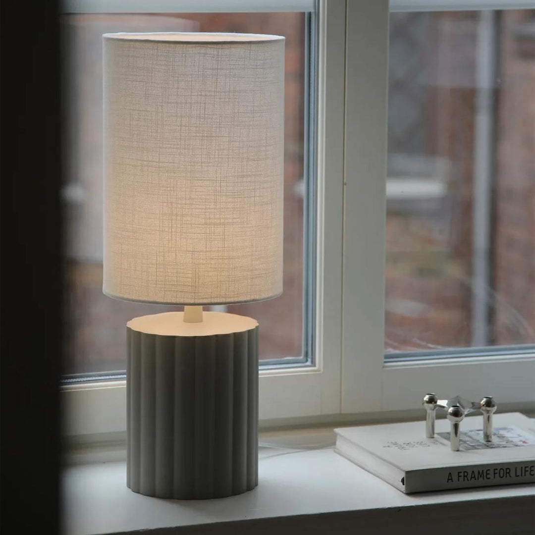 Can bordlampe-Bordlamper-Marksløjd-Hvit/grå-Mrk-108831-Lightup.no