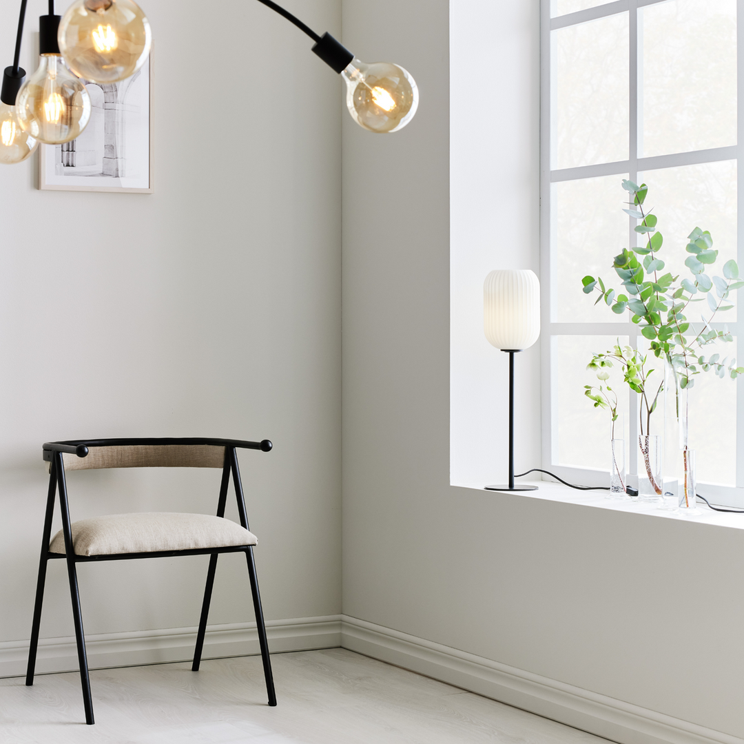 Cava bordlampe - Opalhvit/Svart - Svart / Opal-Bordlamper-Marksløjd-Svart / Opal-Mrk-108252-Lightup.no