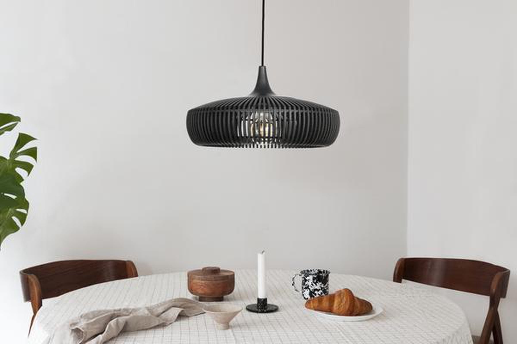 Clava Dine Wood-Takpendler-Umage-Eik Svart-2362-Lightup.no