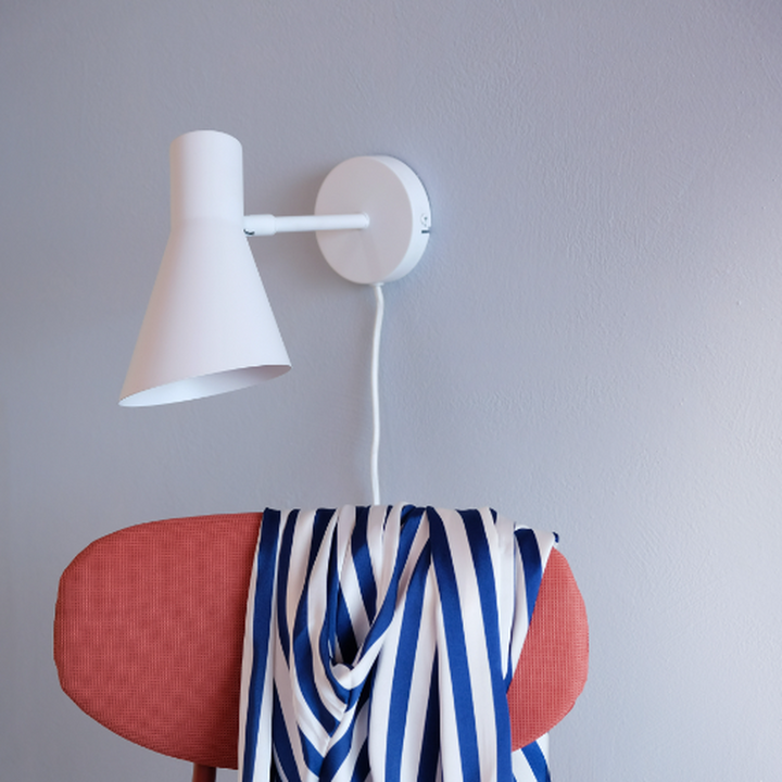 Denver DL12 vegglampe - Hvit-Vegglamper-Dyberg Larsen-Hvit-DL-7041-Lightup.no