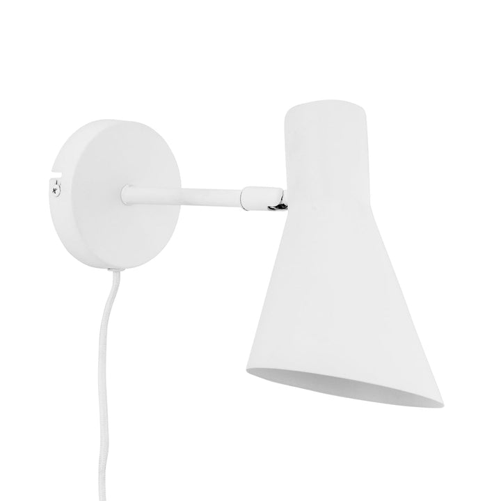 Denver DL12 vegglampe - Hvit-Vegglamper-Dyberg Larsen-Hvit-DL-7041-Lightup.no
