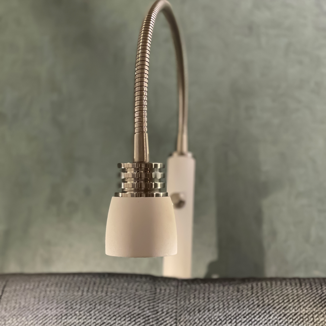 Eketorp vegglampe 1 lys-Vegglamper-Aneta Lighting-Hvit / Stål-10915-01-Lightup.no