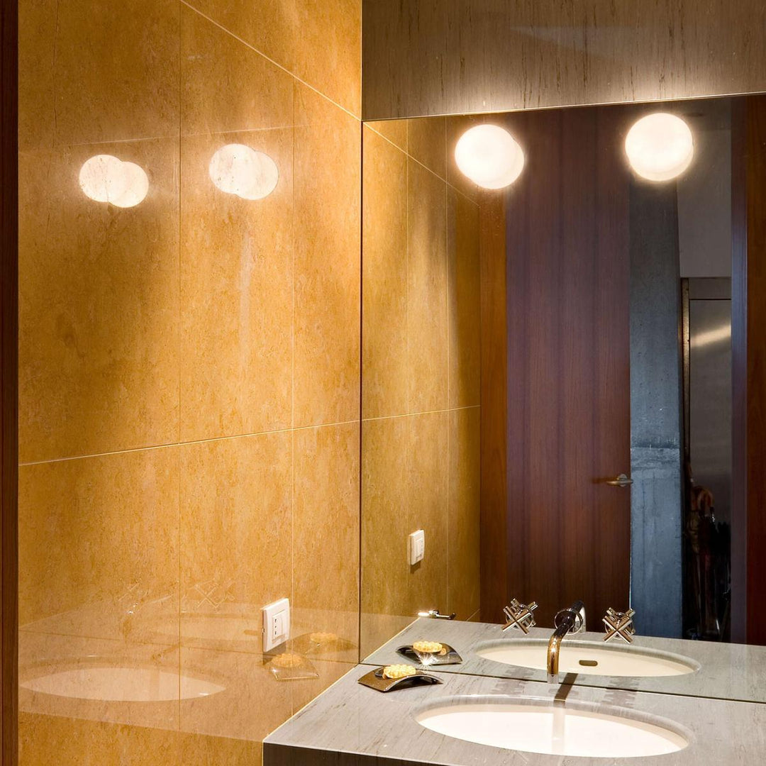 Flos Mini Glo-Ball C/W for speilmontering-Baderomsbelysning vegglamper-Flos-Opal-Fls__F4190009-Lightup.no