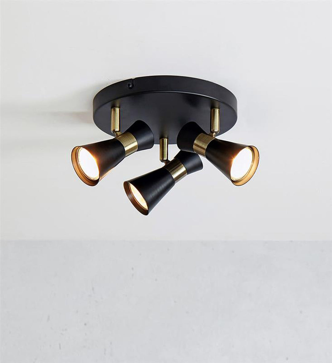 Folie taklampe 3-spot - Svart/Antikk messingfarget - Svart / Messing-Taklamper-Marksløjd-Svart / Messing-Mrk-108626-Lightup.no