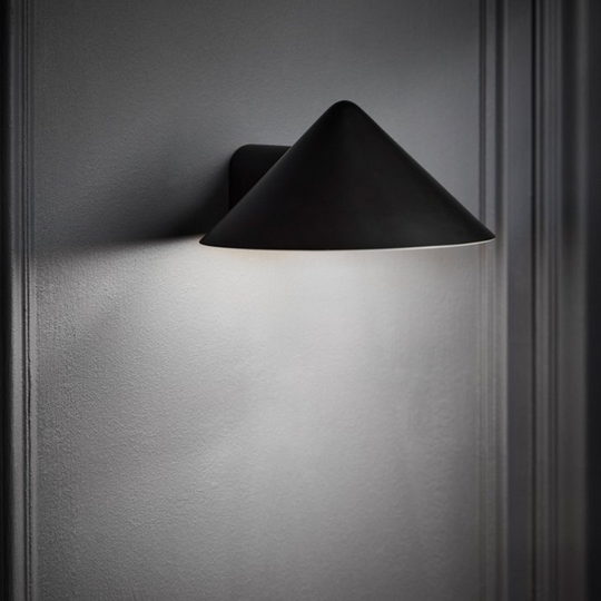 Grasp vegglampe-Vegglamper-Frandsen-Matt svart-136776-Lightup.no