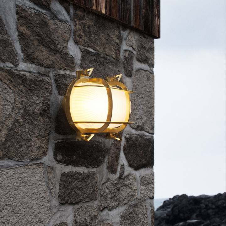 Helford vegglampe utendørs IP64-Utebelysning vegg veggskjold-Nordlux-Messing-49031035-Lightup.no