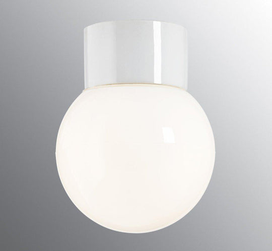 Ifø Classic Glob 150 taklampe IP54-Taklamper-Ifø Electric-Hvit / Opal glass-6040-540-10-Lightup.no