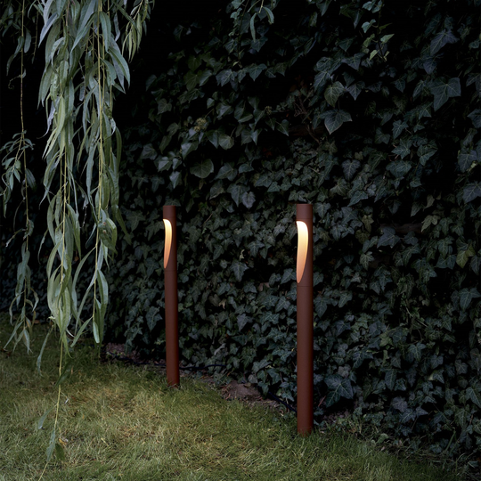 Louis Poulsen Flindt Garden med forankringsenhet u/adapter lang-Utebelysning pullert-Louis Poulsen-Corten-2700 Kelvin-LP__5747402607-Lightup.no