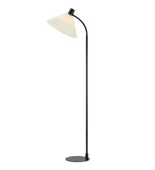 Mira gulvlampe 145 cm - Svart/Offwhite - Svart / Hvit-Gulvlamper-Marksløjd-Svart / Hvit-Mrk-108568-Lightup.no