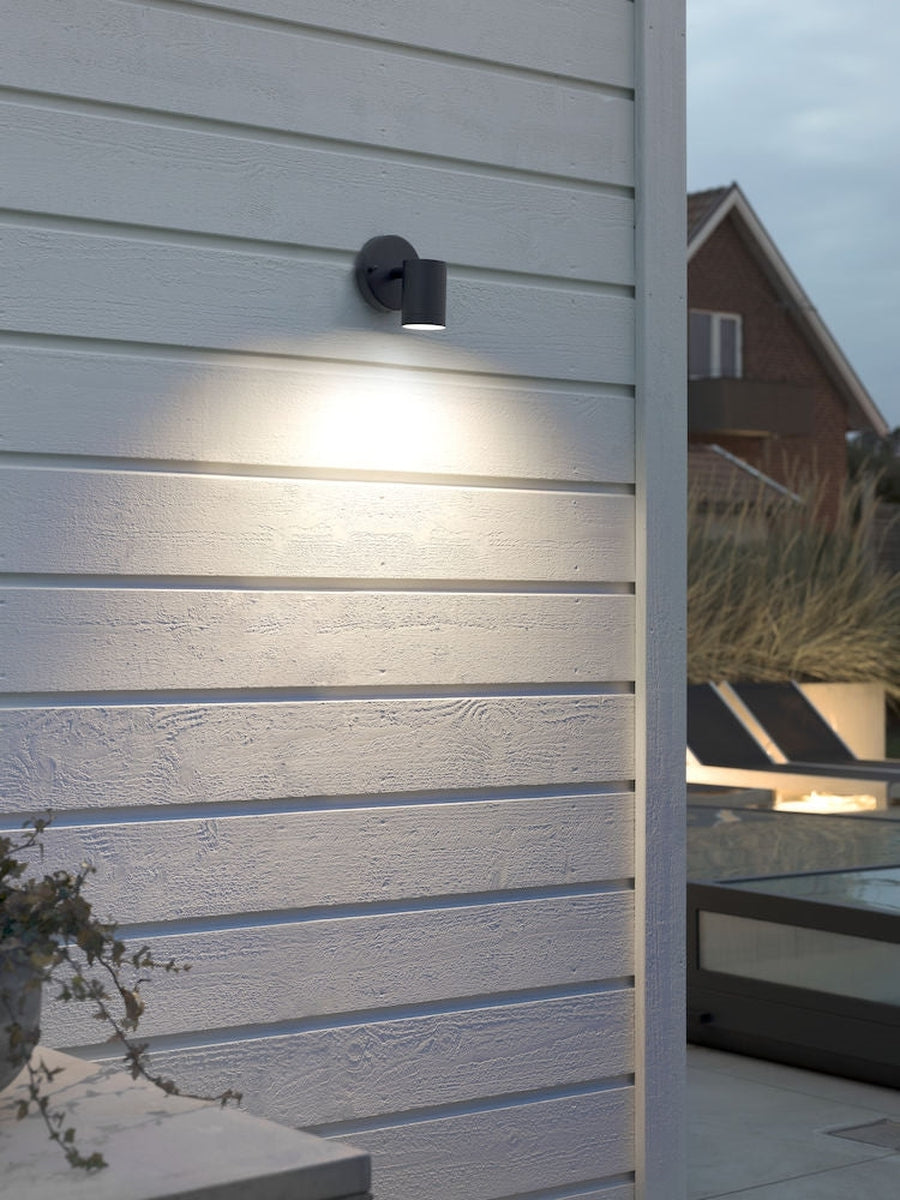 Modena vegglampe ned utendørs 4W 3000K IP44 - Svart-Utebelysning vegg opp og ned-Konstsmide-Svart-7534-750-Lightup.no