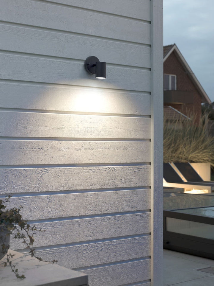 Modena vegglampe ned utendørs 4W 3000K IP44 - Svart-Utebelysning vegg opp og ned-Konstsmide-Svart-7534-750-Lightup.no