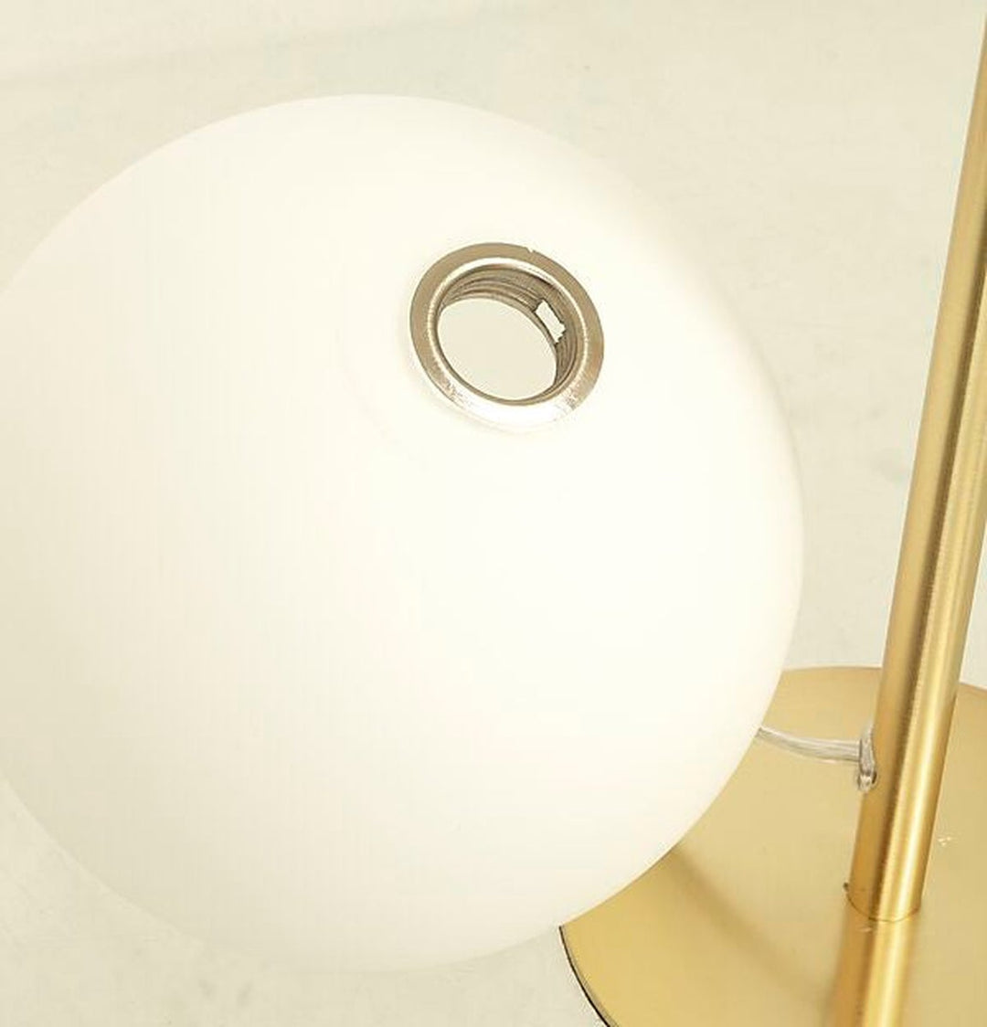 Molekyl bordlampe 27 cm-Bordlamper-Aneta Lighting-Messing / Opal-68909-25-Lightup.no