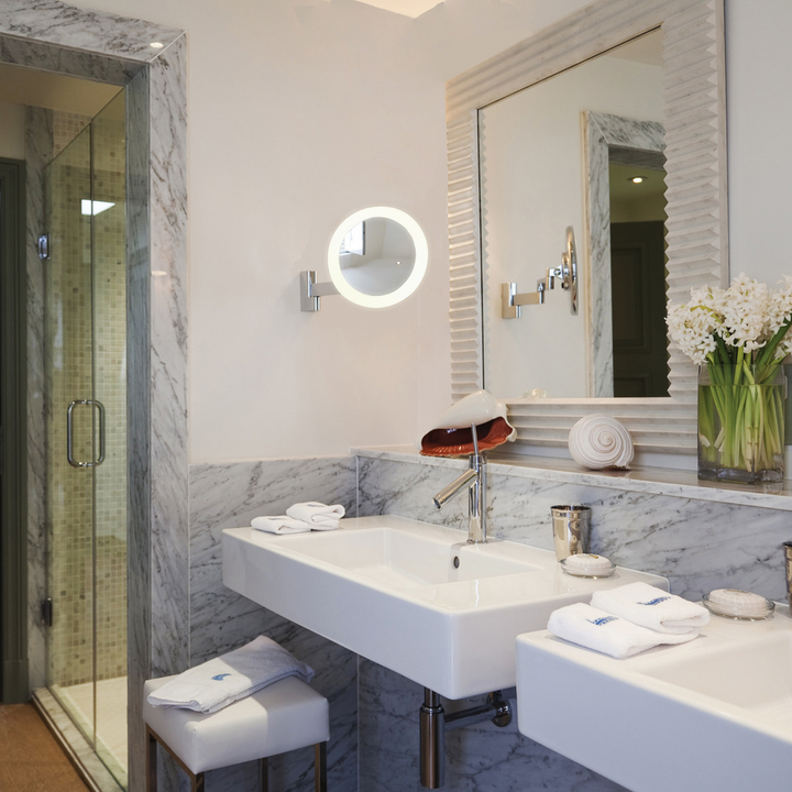 Nimi rundt sminkespeil med lys-Baderomsbelysning sminkespeil-Astro Lighting-Krom-Asg__1163008-Lightup.no