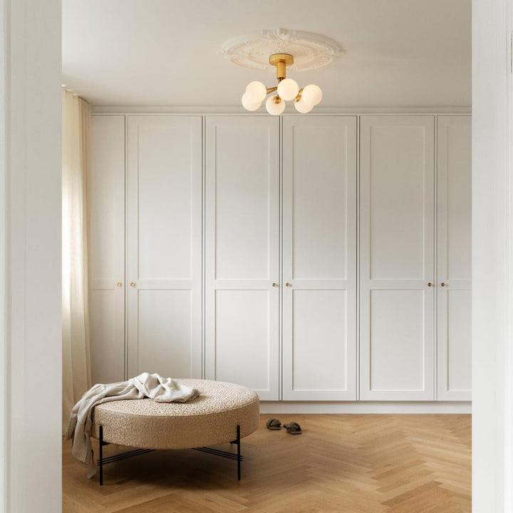 Nuura Apiales 6 taklampe børstet messing / opal glass-Takpendler-Nuura-Messing-Nua__2059008-Lightup.no