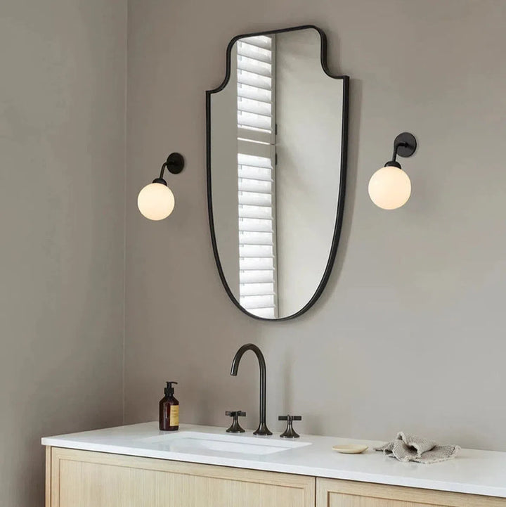 Nuura Apiales vegglampe - direkte montering - Svart/Opal-Vegglamper-Nuura-Svart / Opal-Nua__2055004-Lightup.no