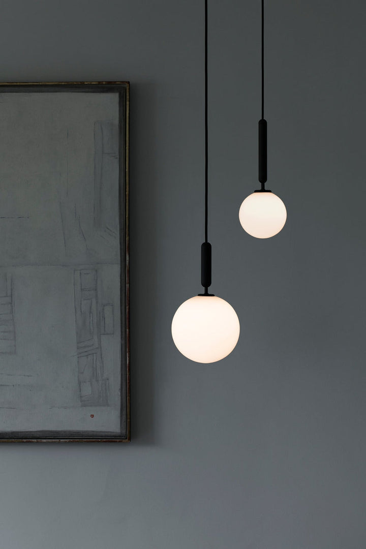 Nuura Miira 1 large svart / opal-Takpendler-Nuura-Svart / Opal-Nua__2033006-Lightup.no