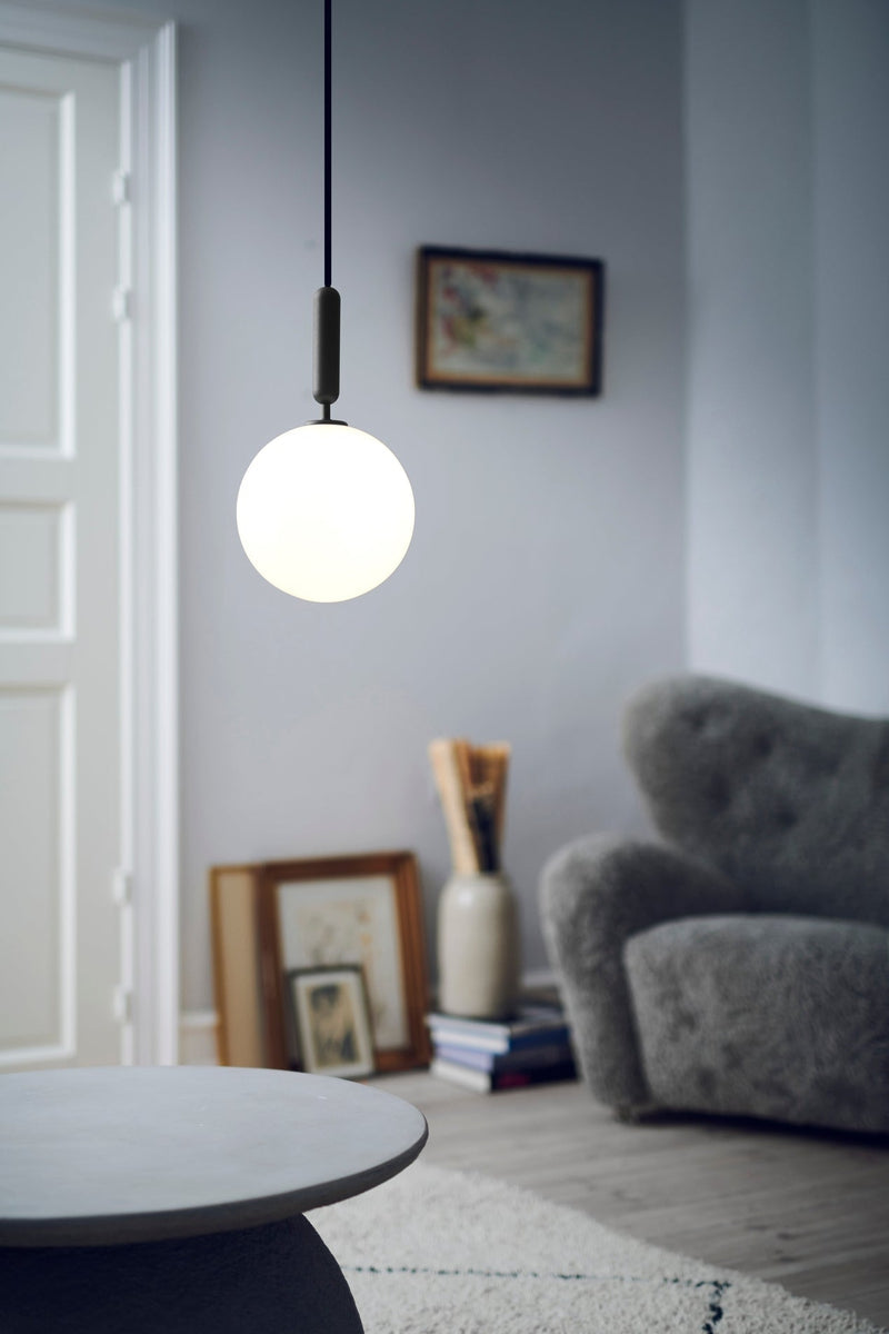 Nuura Miira 1 large svart / opal-Takpendler-Nuura-Svart / Opal-Nua__2033006-Lightup.no