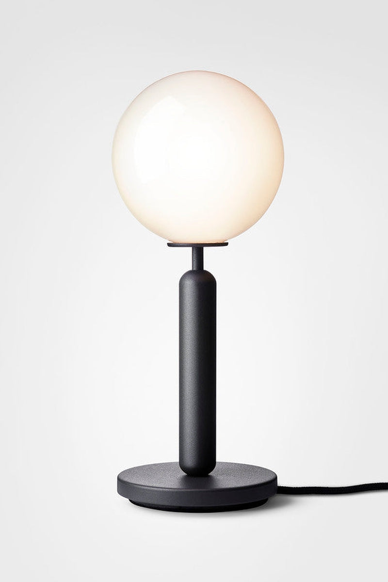 Nuura Miira bordlampe svart / opal-Bordlamper-Nuura-Svart / Opal-Nua__2038002-Lightup.no