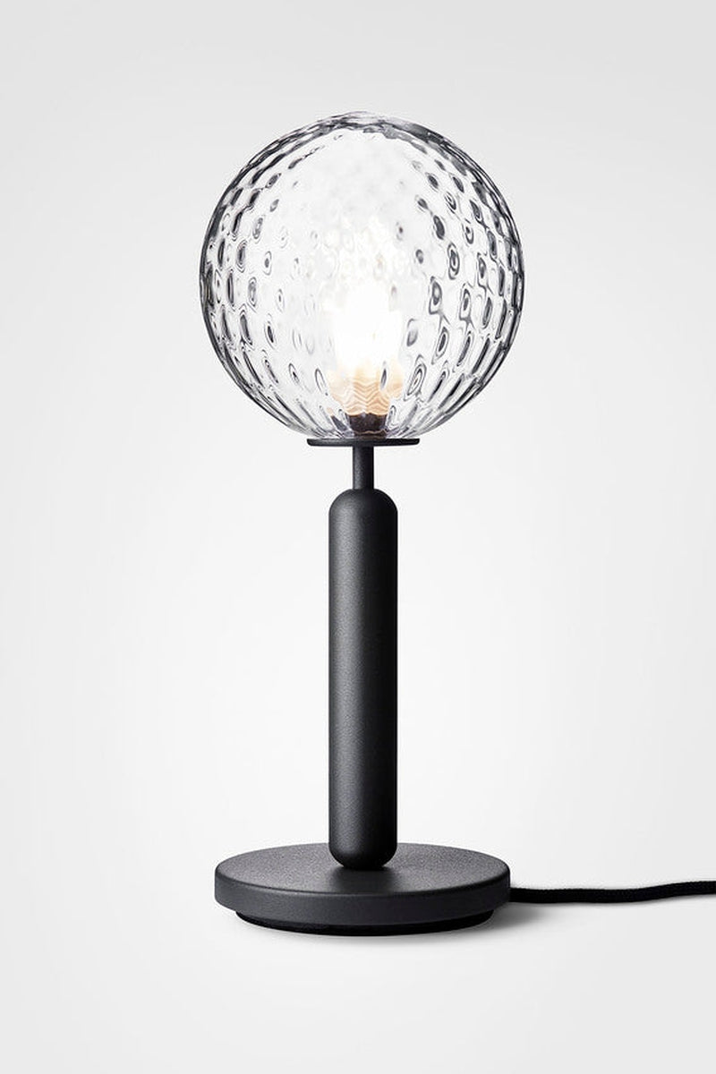 Nuura Miira bordlampe svart / optikk-Bordlamper-Nuura-Svart-Nua__2038001-Lightup.no