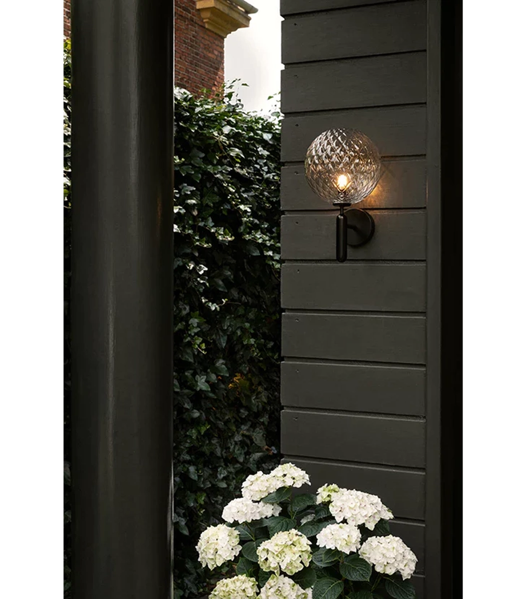 Nuura Miira utendørslampe - svart / optikk-Utebelysning vegg klassisk-Nuura-Svart-Nua__2035005-Lightup.no