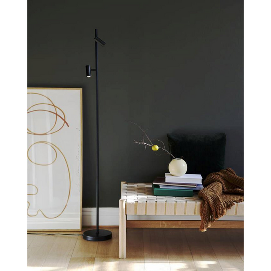 Omari gulvlampe 2x3,2W med dimmer-Gulvlamper-Nordlux-Svart-2112254003-Lightup.no