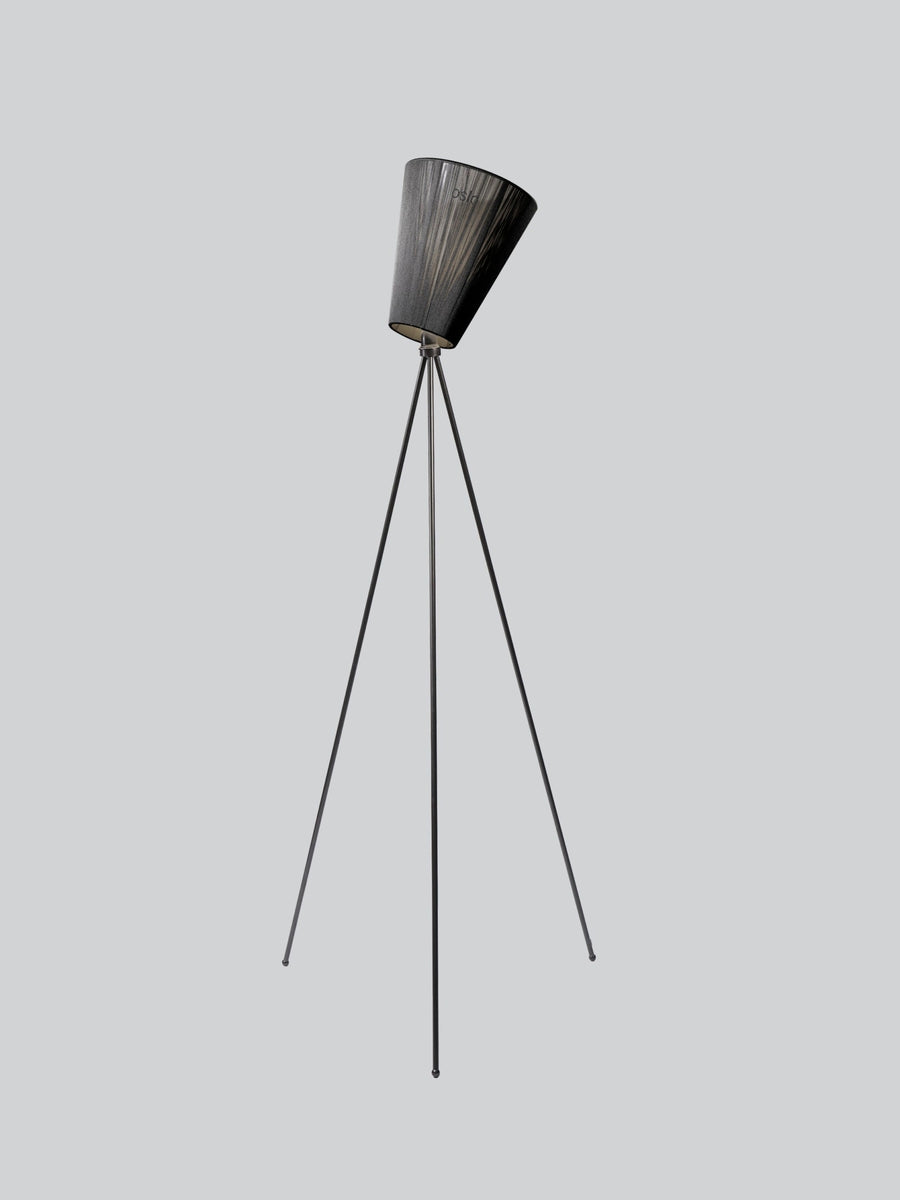 Oslo Wood gulvlampe svart med skjerm-Gulvlamper-Northern-Svart-NOn__186+161-Lightup.no