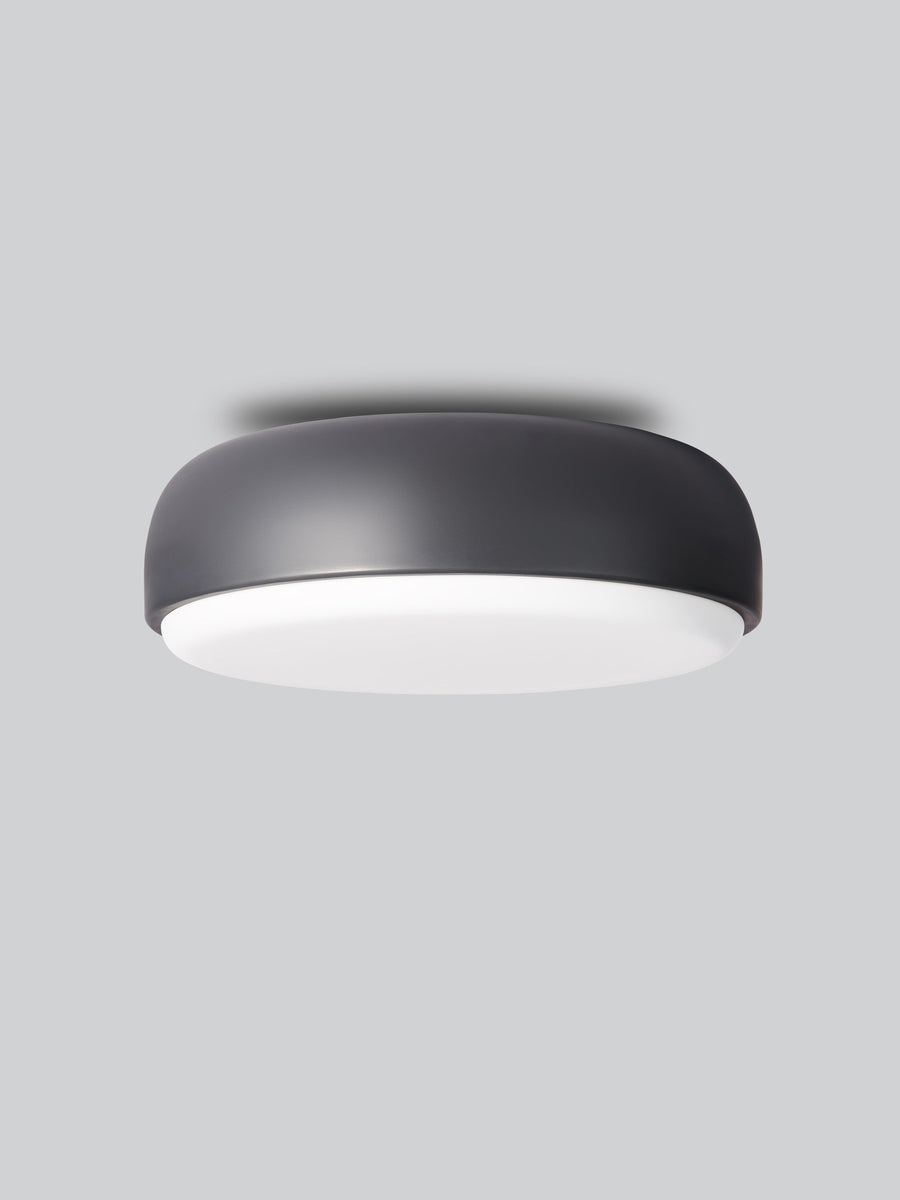 Over Me 40 tak / vegglampe-Taklamper-Northern-Grå-NOn__645-Lightup.no