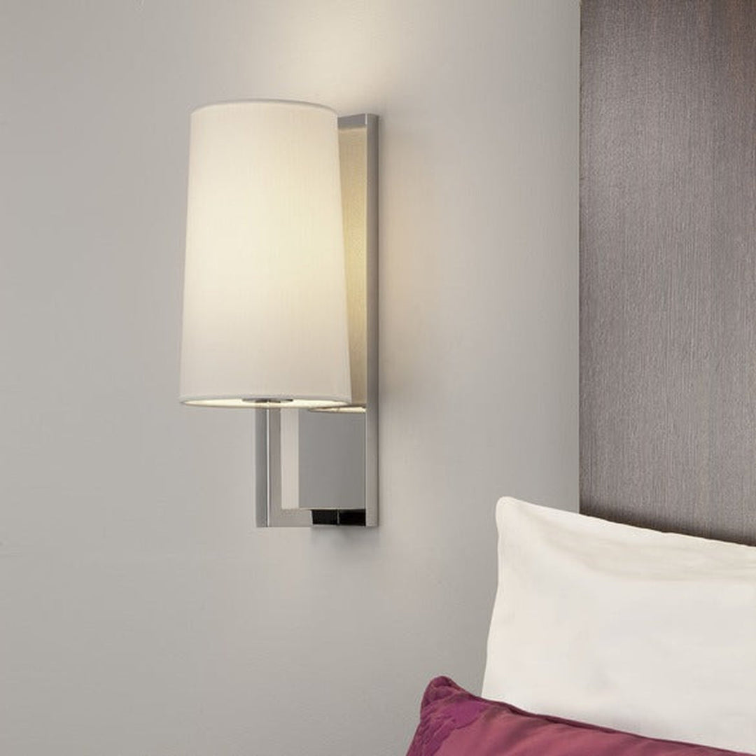 Riva 350 vegglampe IP44 med skjerm-Baderomsbelysning vegglamper-Astro Lighting-Krom / Hvit-Asg__1214001+5018004-Lightup.no