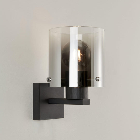 Roxy vegglampe - Svart/Røykfarget-Vegglamper-Ms - belysning-Svart / Røyk-9400406721-Lightup.no