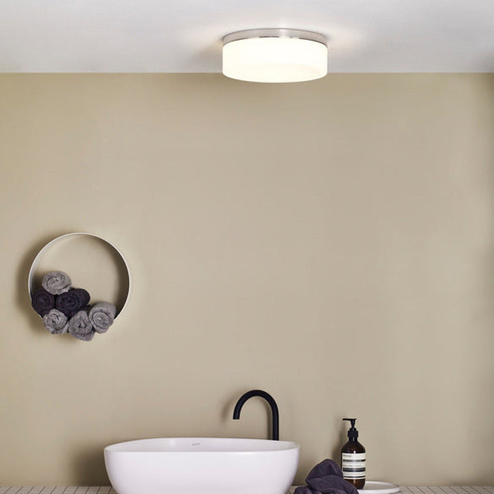 Sabina 280 taklampe IP44 E27 - Polert krom/Opal-Taklamper-Astro Lighting-Krom / Opal-Asg__1292003-Lightup.no