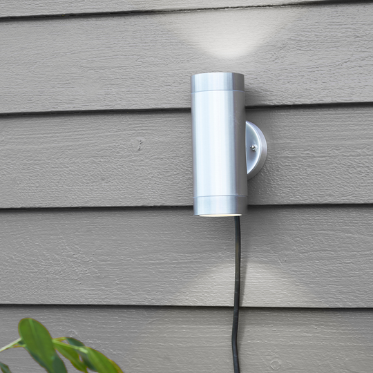 Sylinder vegglampe aluminium - Garden 24 - Krom-Utebelysning Garden 24-Marksløjd-Krom-Mrk-108170-Lightup.no