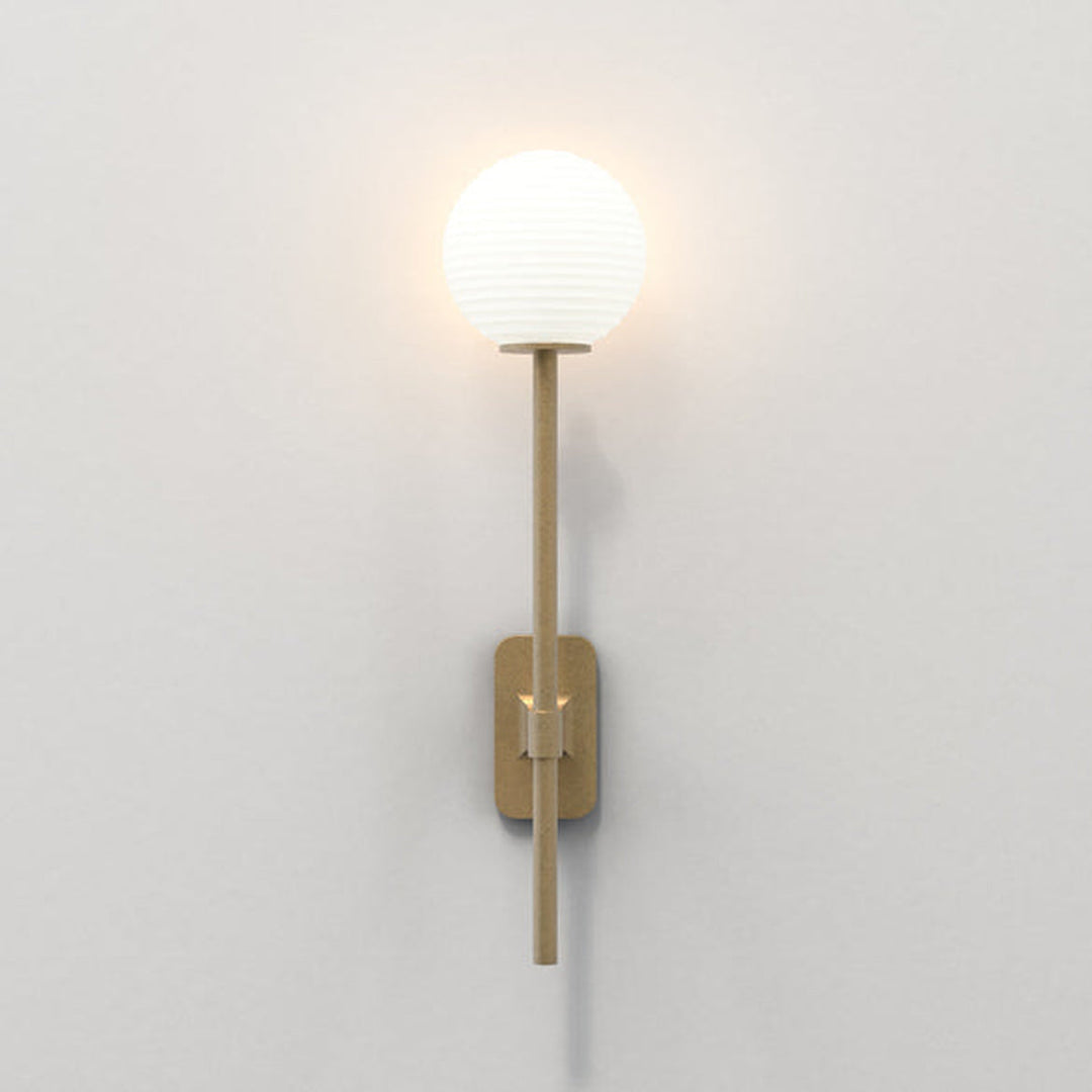 Tacoma Single Grande vegglampe IP44-Baderomsbelysning vegglamper-Astro Lighting-Messing / Opal-Asg__1429009+5036001-Lightup.no