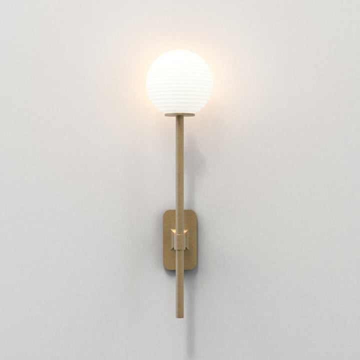 Tacoma Single Grande vegglampe IP44-Baderomsbelysning vegglamper-Astro Lighting-Messing / Opal-Asg__1429009+5036001-Lightup.no