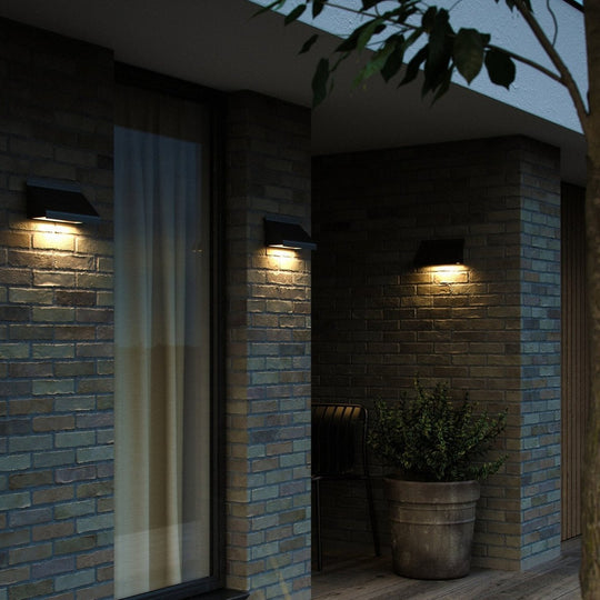 Tadas vegglampe for utendørsbruk IP54-Utebelysning vegg opp og ned-Nordlux-Svart-2418171003-Lightup.no