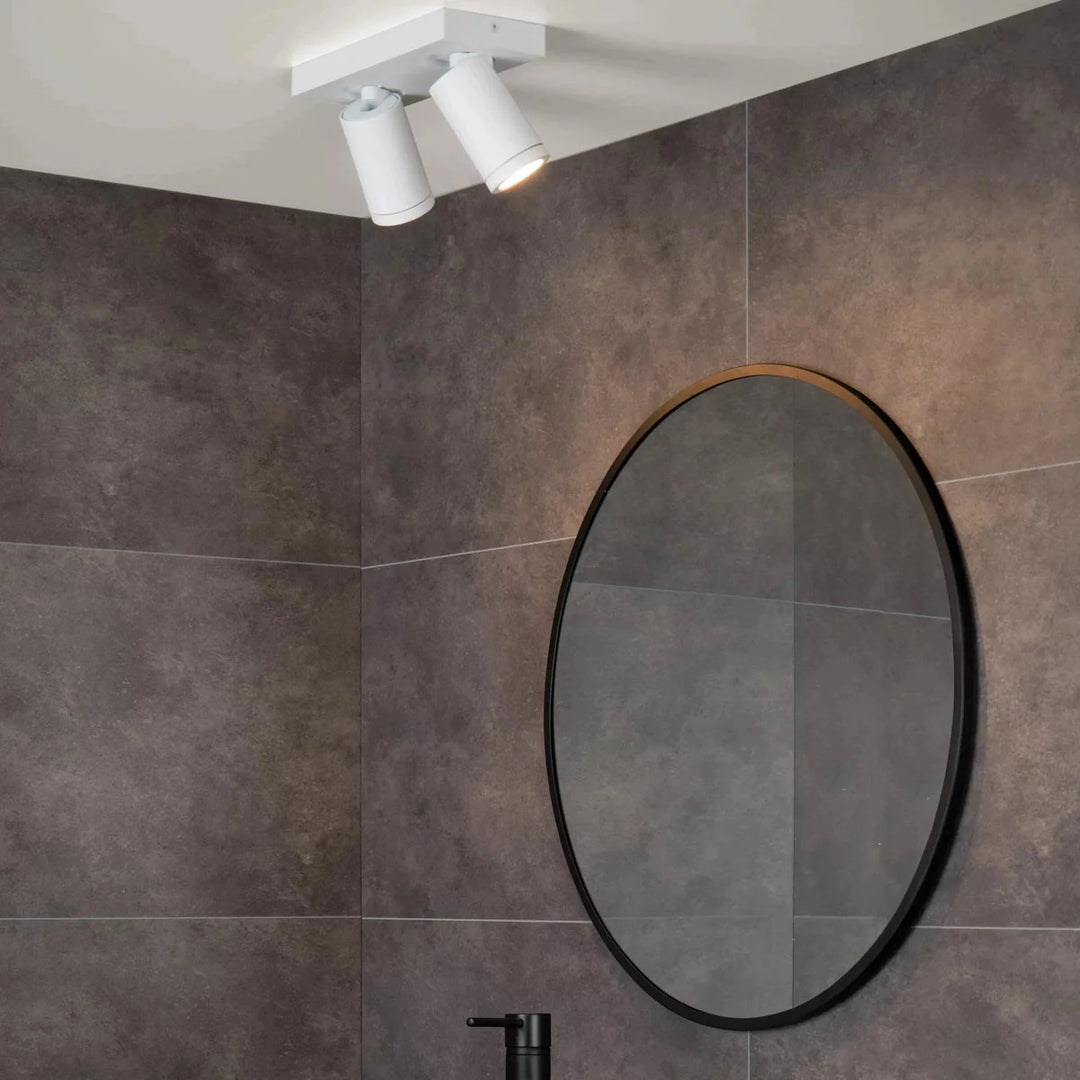 Taylor spot 2 lys IP44 baderom warm to dim 2x5W 2200-3000K-Taklamper-Lucide-Hvit-LC09930/10/31-Lightup.no