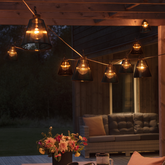 Tilleggsslynge 10 lys med svarte skjermer - Amber-Utebelysning Lysslynge-Konstsmide-Svart-2334-870-Lightup.no