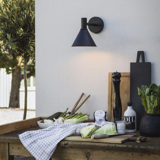 Tripp mini vegglampe utendørs IP44 - Svart-Utebelysning vegg klassisk-Pr home of Scandinavia Ab-Svart-Prh__121803-Lightup.no