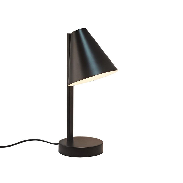Wilmer bordlampe med USB-Bordlamper-Nordlux-Svart-2512305003-Lightup.no