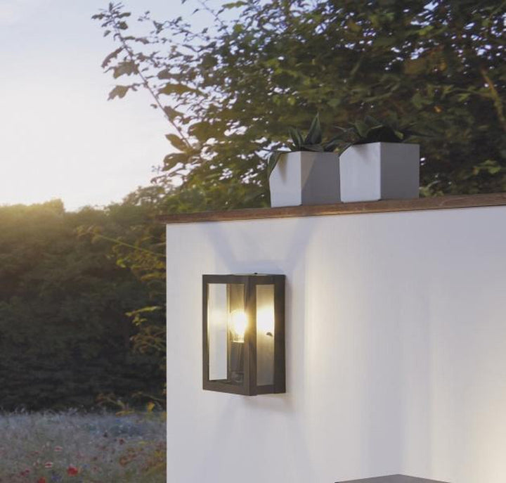 Alamonte vegglampe IP44 - Svart-Utebelysning vegg veggskjold-Eglo-Svart-94831-Lightup.no