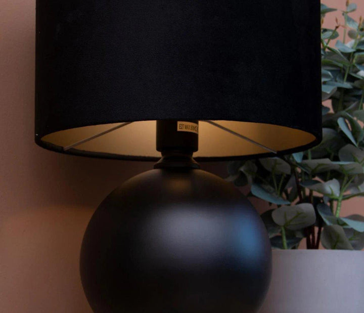 Boule bordlampe med lampeskjerm - Svart-Bordlamper-Scanlight-169263-Lightup.no