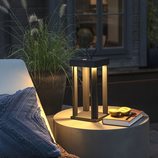 Cannes lanterne bord/gulv IP54 oppladbar - Svart-Utebelysning Hagebelysning-Konstsmide-Svart-7819-750-Lightup.no