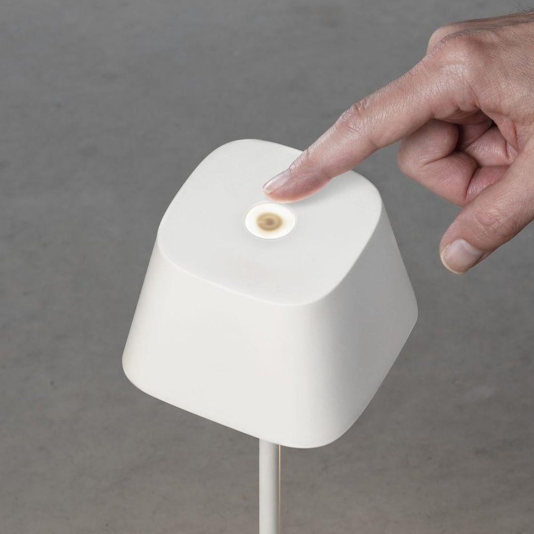 Capri bordlampe oppladbar utendørs IP54 - Hvit-Utebelysning Hagebelysning-Konstsmide-Hvit-7814-250-Lightup.no