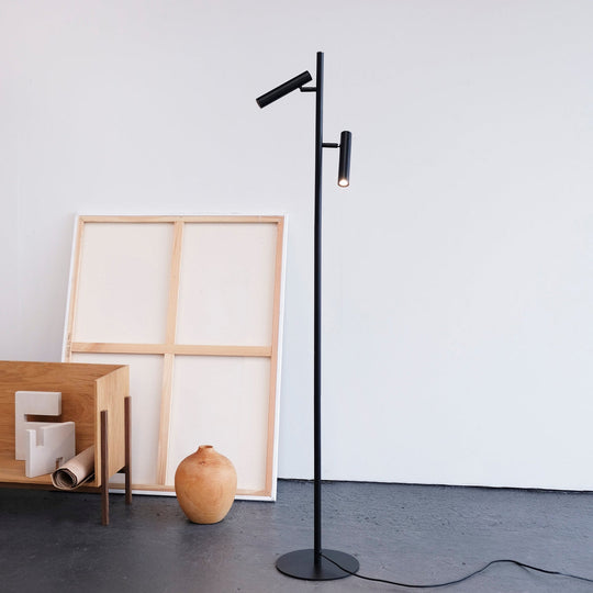 Carlo dobbel gulvlampe LED - Svart-Gulvlamper-Dyberg Larsen-Svart-DL-9021-Lightup.no